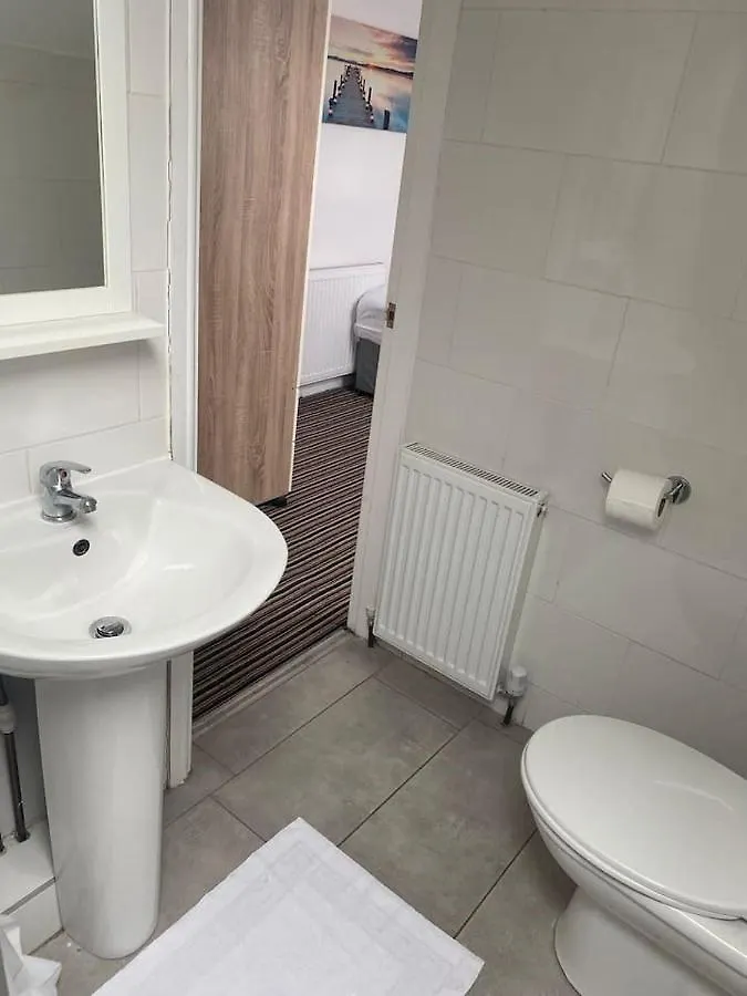 Spacious House With 3 Ensuite Bedrooms In Leeds Leeds  0*, Leeds (West Yorkshire) United Kingdom